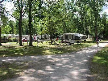 Jell E Bean Campground And Trailers-2